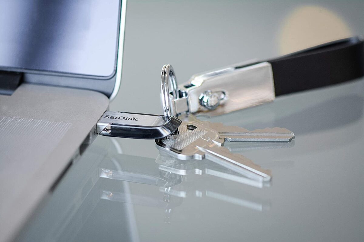 SanDisk Ultra Flair USB 3.0 Flash Drive - 64GB (150 Mb/s)-51379