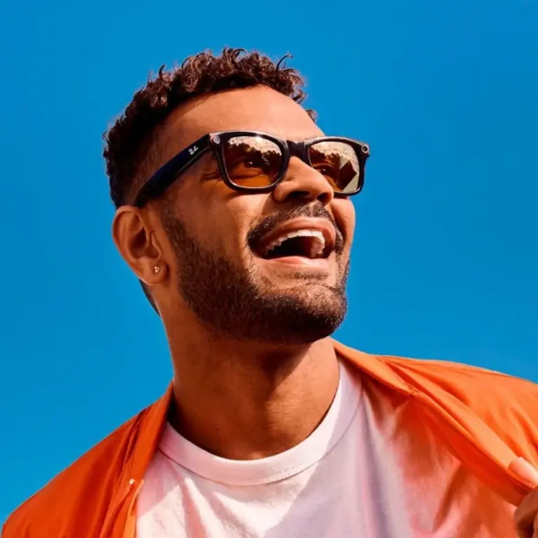 Ray-Ban Meta - Wayfarer glasses with Meta AI, Audio, Photo, Video Compatibility - Polarized Gradient Graphite Lenses - Matte Black-0