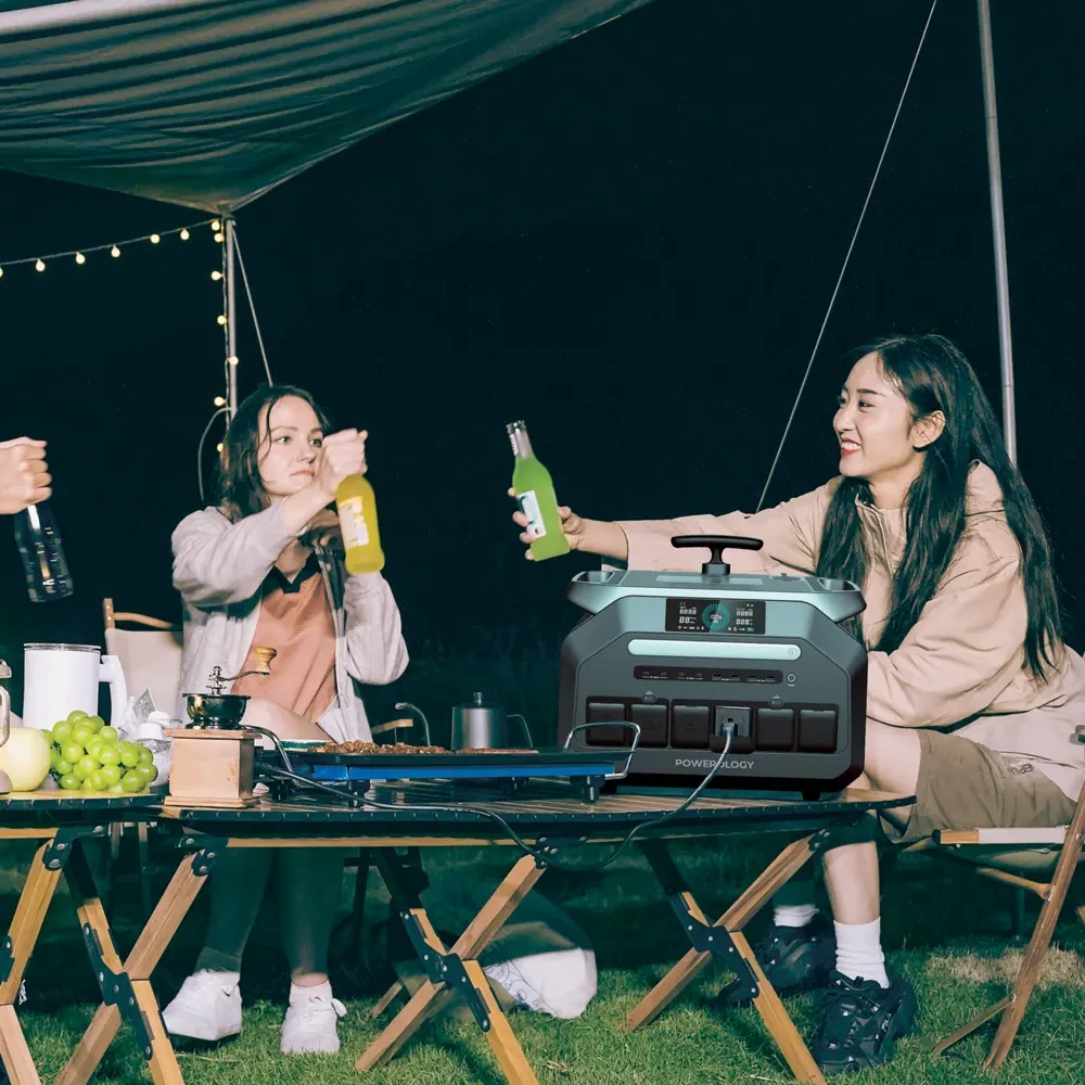 Powerology Solar Input Portable 640000mAh Generator - Black-144708 Powerology Solar Input Portable 640000mAh Generator - Black-144708