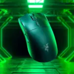 ⁦Razer Viper V3 Hyperspeed، ماوس ألعاب لاسلكي، دقة حقيقية تبلغ 30000 نقطة في البوصة، مستشعر بصري Focus Pro 30k، مفاتيح ميكانيكية من الجيل الثاني، 6 أزرار قابلة للبرمجة، 60 مليون نقرة⁩ - الصورة ⁦2⁩