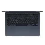 ⁦كمبيوتر محمول Apple MacBook Air مقاس 13.6 بوصة – شريحة M5، معالج ذو 10 نوى، وحدة معالجة رسومات ذات 8 نوى، ذاكرة وصول عشوائي (RAM) سعة 16 جيجابايت، محرك أقراص SSD سعة 512 جيجابايت، لوحة مفاتيح باللغتين الإنجليزية والعربية - لون أسود داكن⁩ - الصورة ⁦2⁩